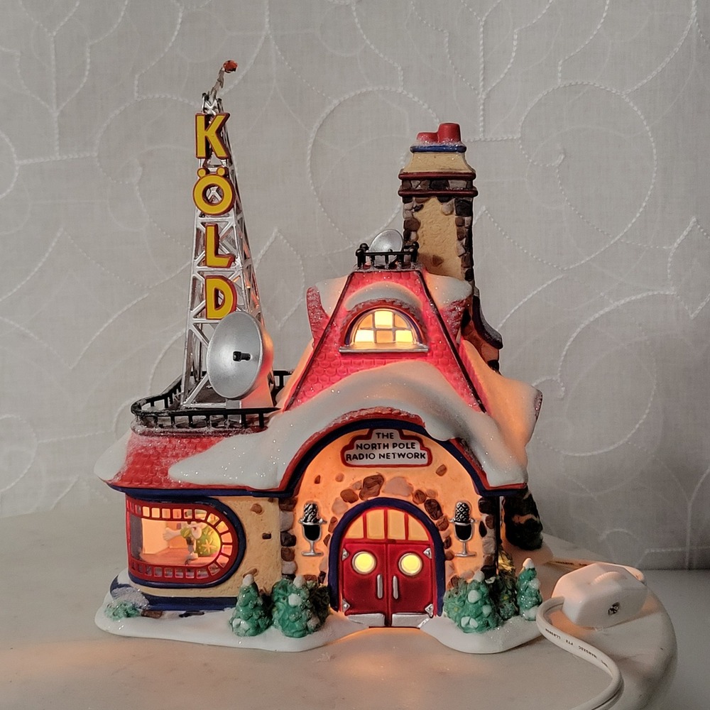 Dept 56 North Pole Series KOLD Radio Station Lighted Christmas Village Box